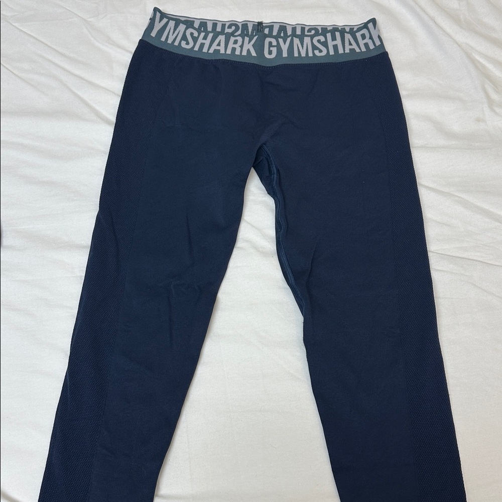 Gymshark Logo Leggings - Picture 2 of 5